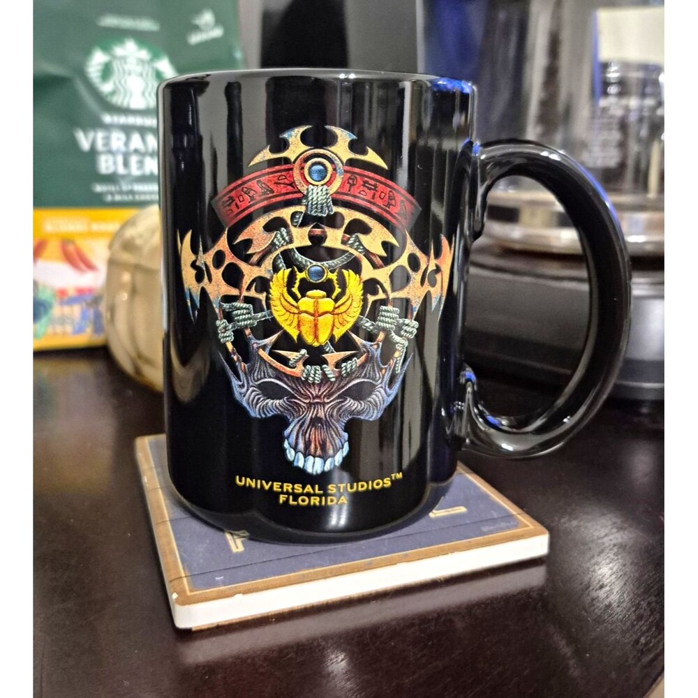 Linyi Universal Studios Florida Black Ceramic 11oz Coffee Mug Scarab Graphic